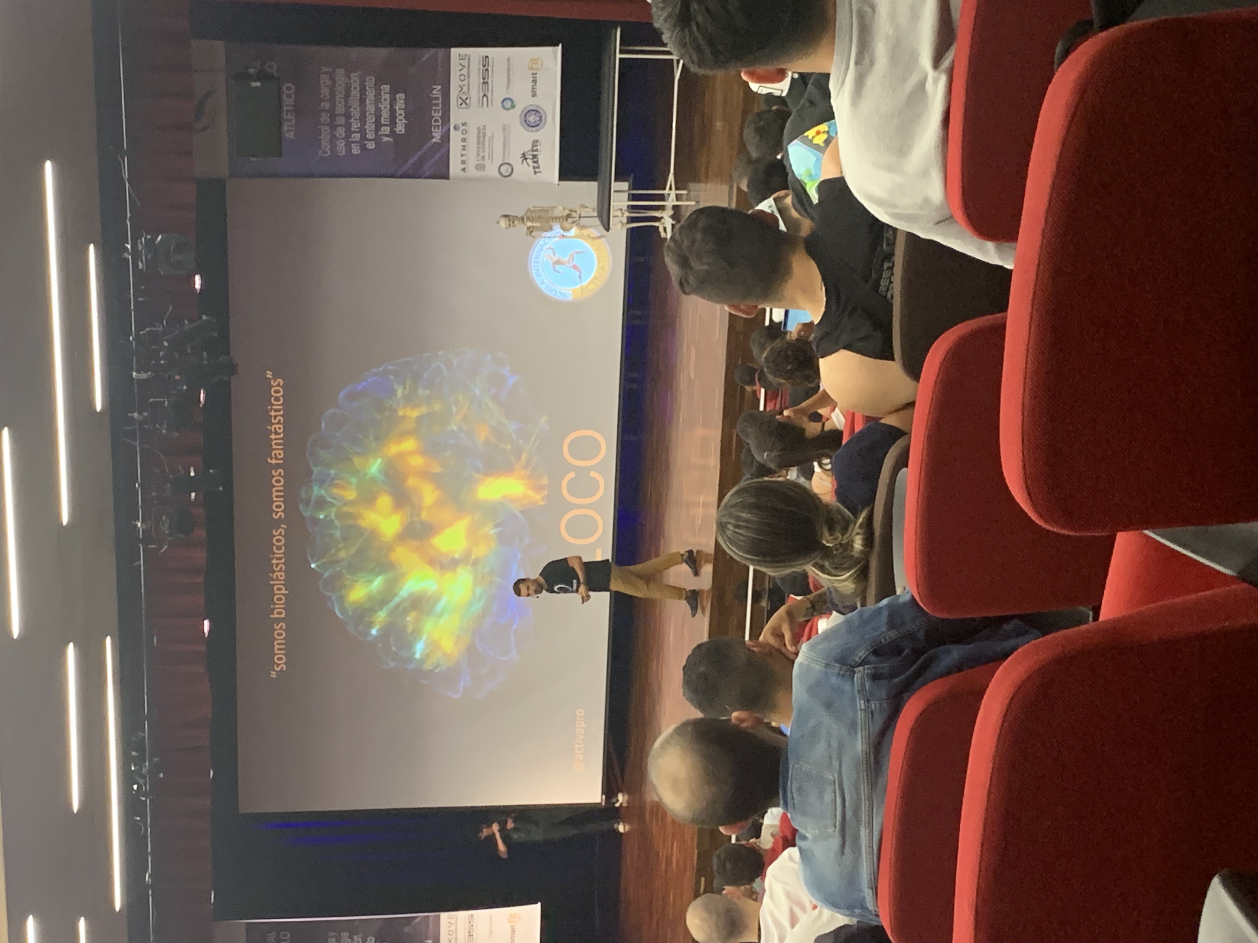 Auditorio lleno durante una masterclass de ACTIVAPRO